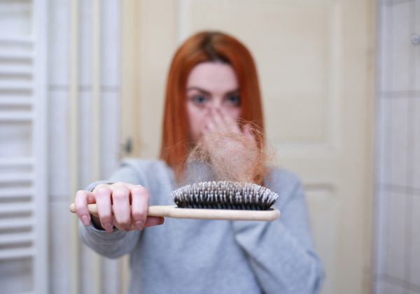 איך אפשר למנוע את נשירת השיער?