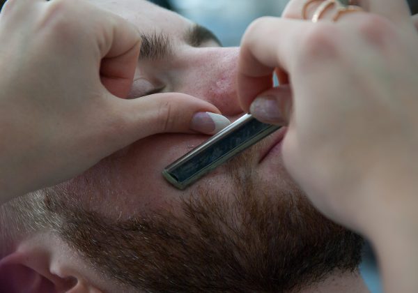 כיצד להימנע מפציעות וזיהומים אחרי גילוח?